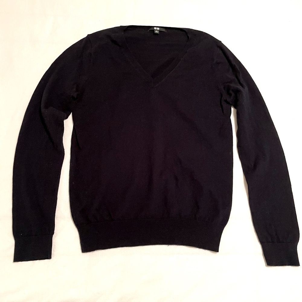Uniqlo Navy Blue Cotton Cashmere V Neck Sweater - Size Medium